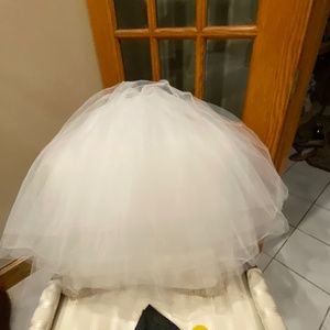 Puffy 8 layer  of Tulle veil